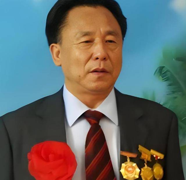 生下11个私生子75岁还在开枝散叶新葡京在逃富豪10位情妇翻牌睡觉(图11)