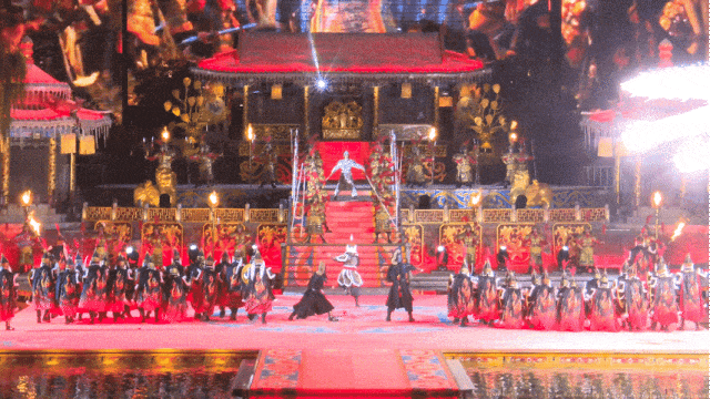 古城烽火》360度舞台沉浸式观演新葡京西安旅游打卡战争实景演艺《(图12)